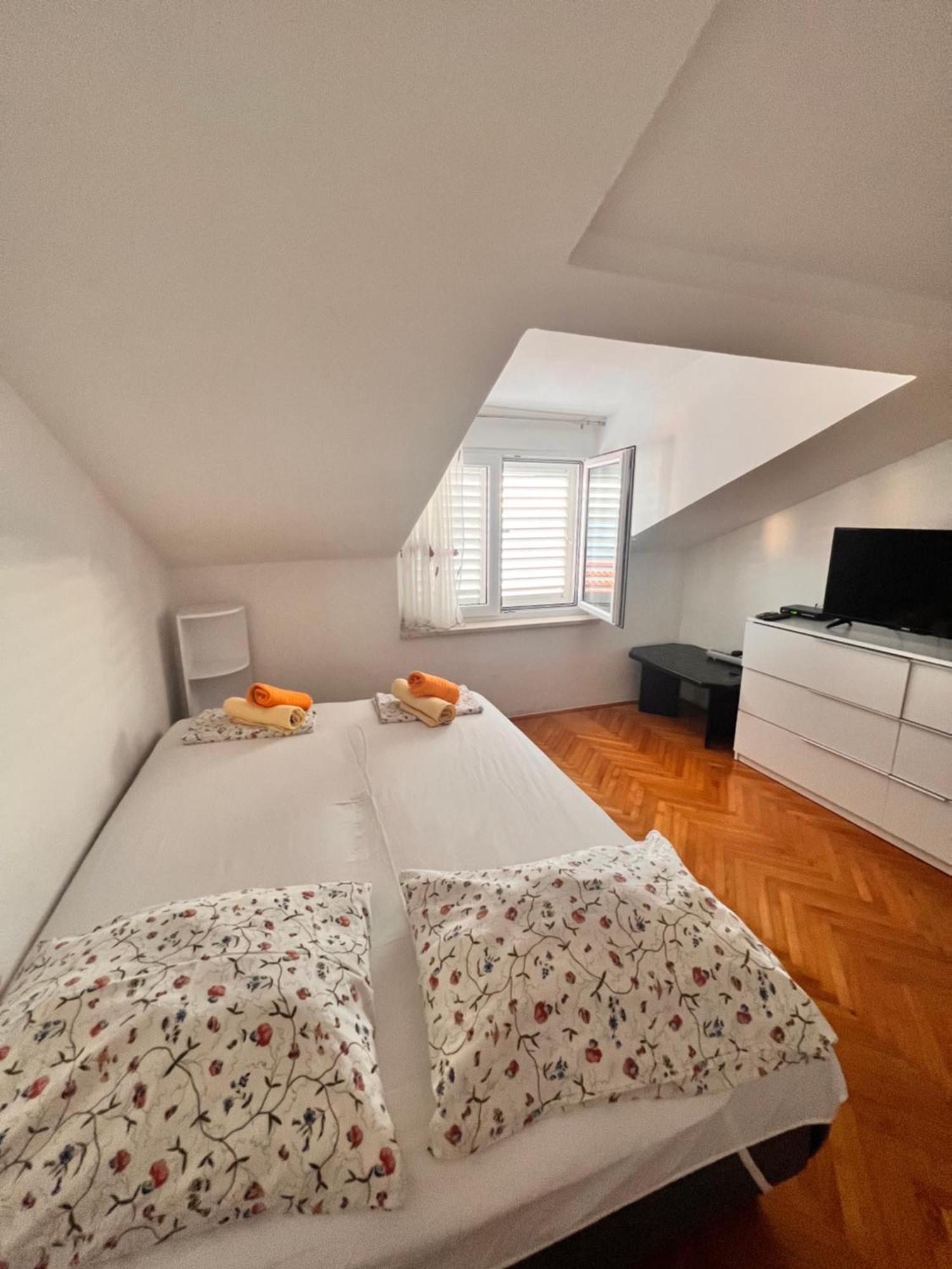 Apartments Paulina Трогир Экстерьер фото